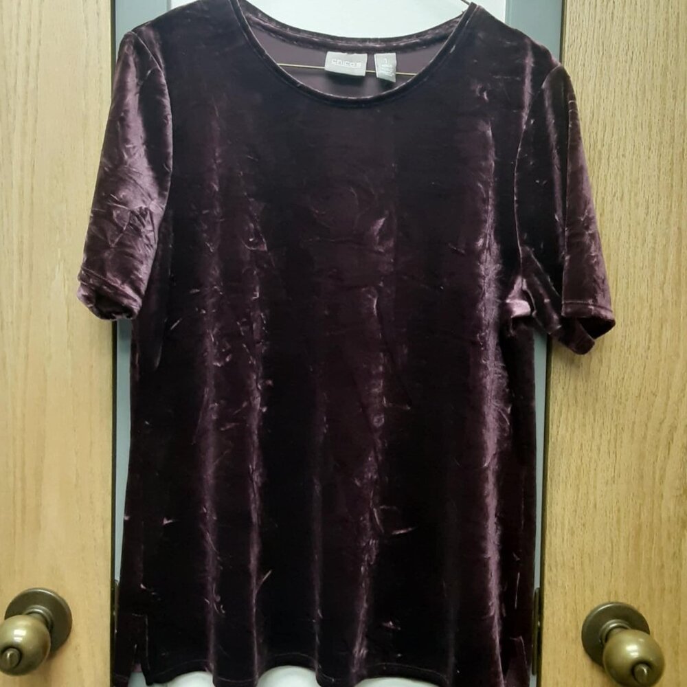 Chico's Women's 1 Medium purple crushed velvet short sleeved top